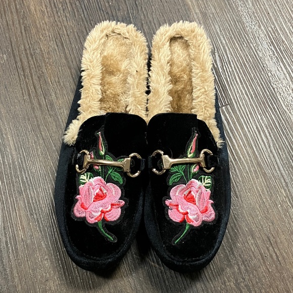 Hot Kiss Shoes - Hot Kiss Black Velvet Mules with Pink Rose Embroidery
